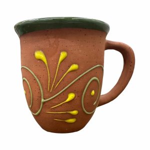 Taza alta de barro con diseño de espiga